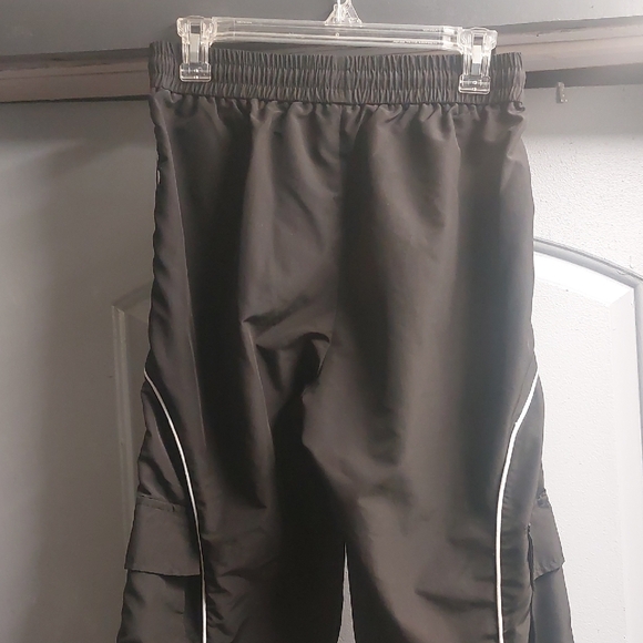Men's Sleek Black Cargo Pants with White Accents - Picture 9 of 13